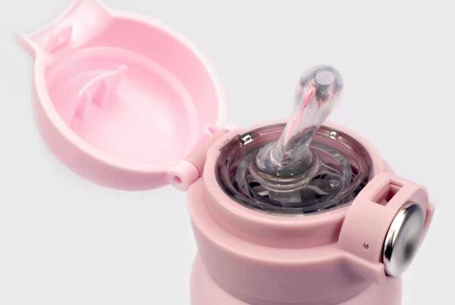 不锈钢保温杯泡茶与玻璃杯泡茶的区别